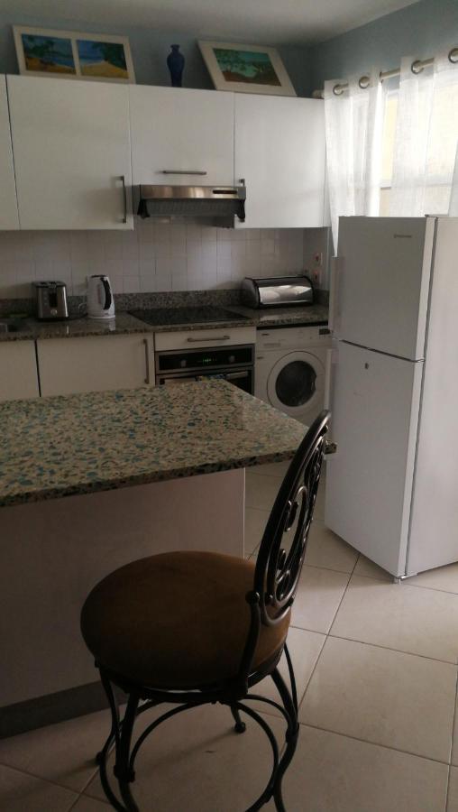 Lantana Barbados Condos Сейнт Джеймс Екстериор снимка