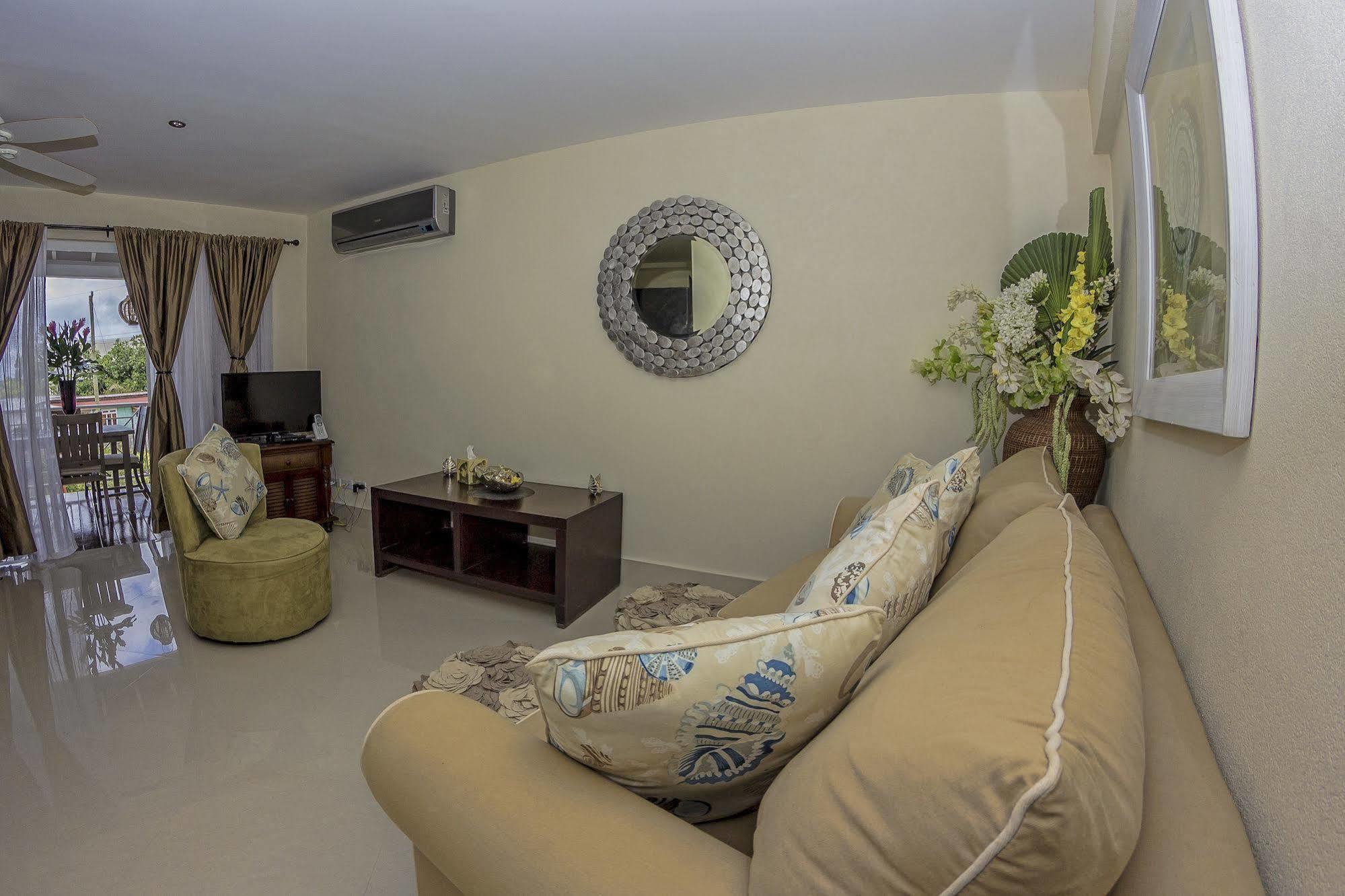 Lantana Barbados Condos Сейнт Джеймс Екстериор снимка