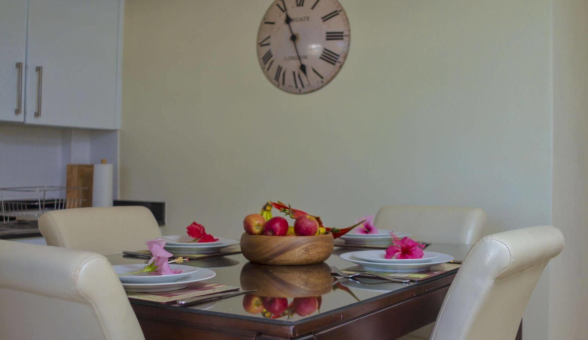 Lantana Barbados Condos Сейнт Джеймс Екстериор снимка
