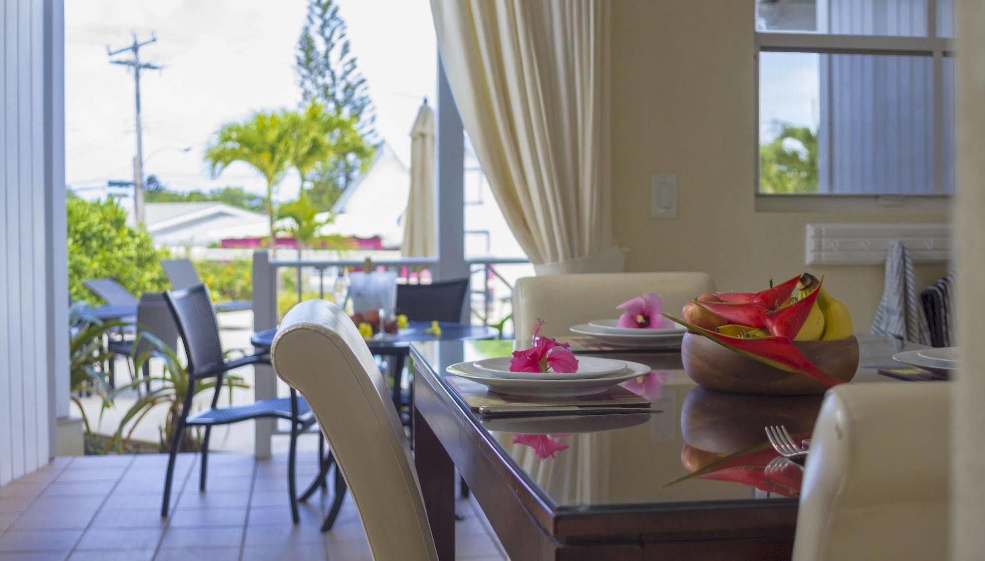 Lantana Barbados Condos Сейнт Джеймс Екстериор снимка