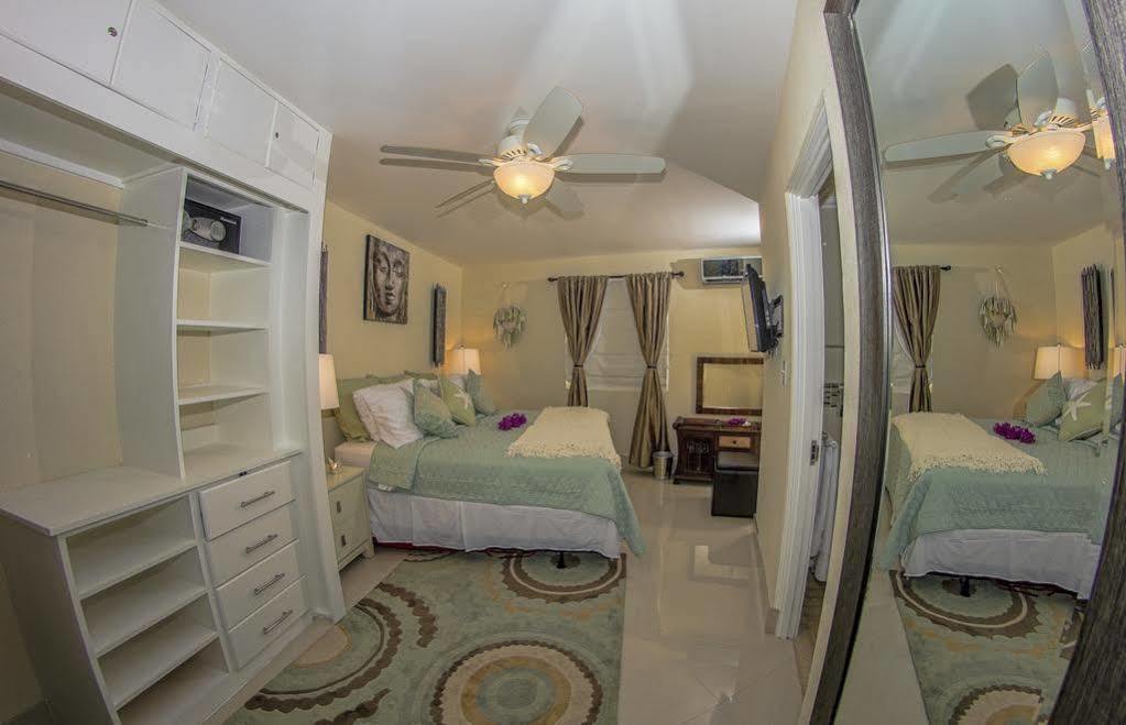 Lantana Barbados Condos Сейнт Джеймс Екстериор снимка
